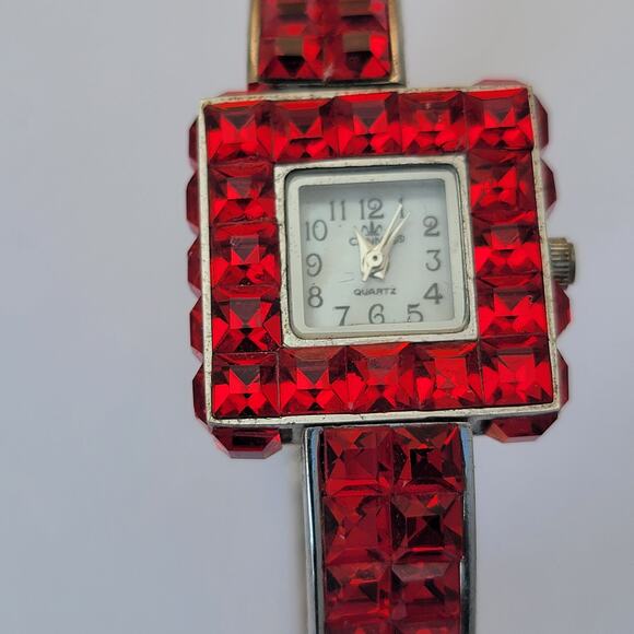 Vintage Watches Ladies Red Crystal Bangle Quartz Watch with Silver Dial - Picture 3 of 10
